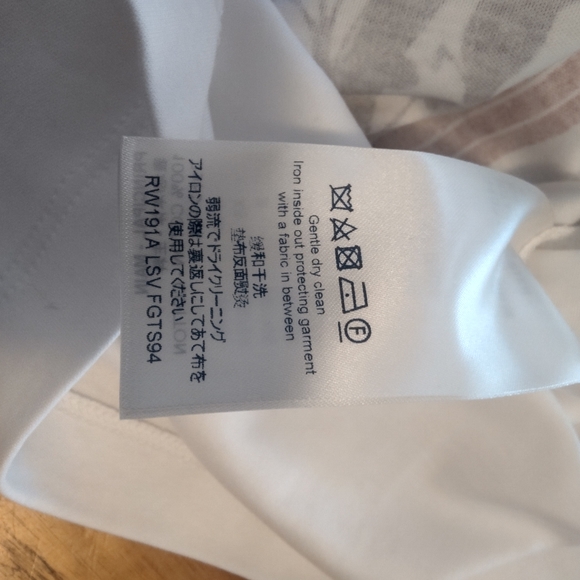 RARE LIMITED EDITION 100% AUTHENTIC LOUIS VUITTON POPPY FLOWER T-SHIRT WITH BOX! - Picture 11 of 12